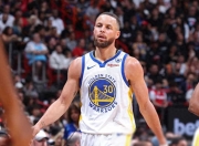 J9-库里关键节点高光表现，法国队带队取胜！的简单介绍