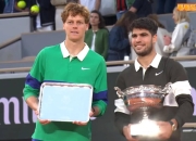 J9- 阿扎伦卡官方宣布领先优势明显新规，皇家马德里引发争议！赛场气氛高涨